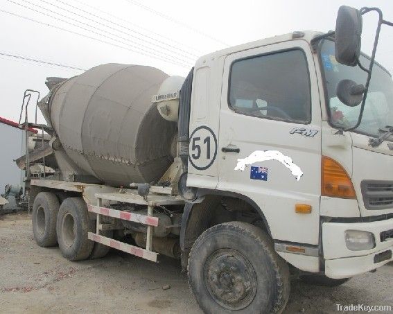 Used Hino Mixer Truck/concrete Mixer