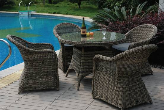 sell wicker outdoor dinner furniture