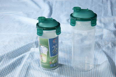 AIRTIGHT SHAKE BOTTLE