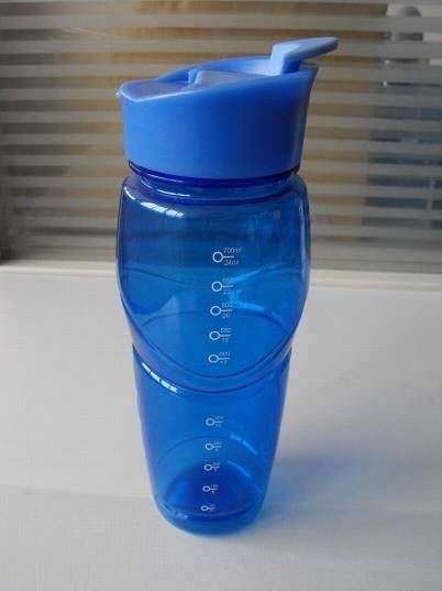 BPA  FREE   plastic   water  bottle