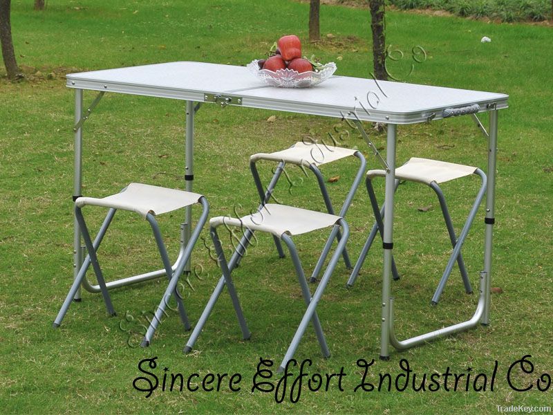 One fold picnic table