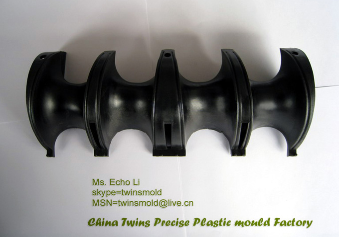 Plastic injection mould