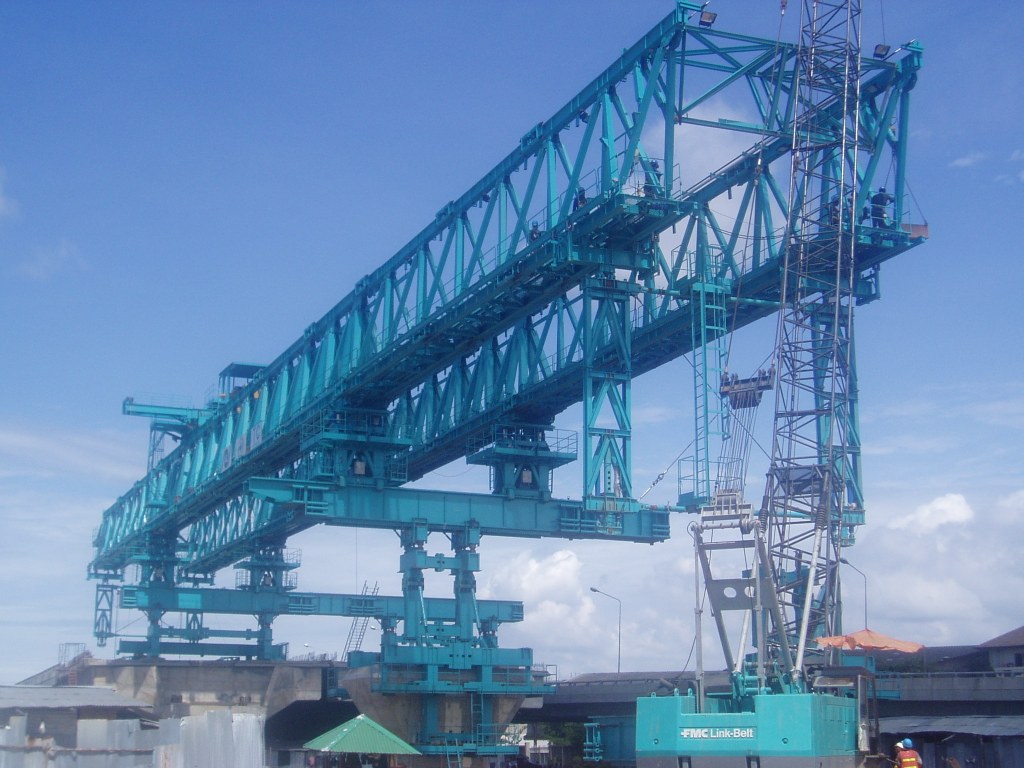 Segment erection gantry (self launcher)