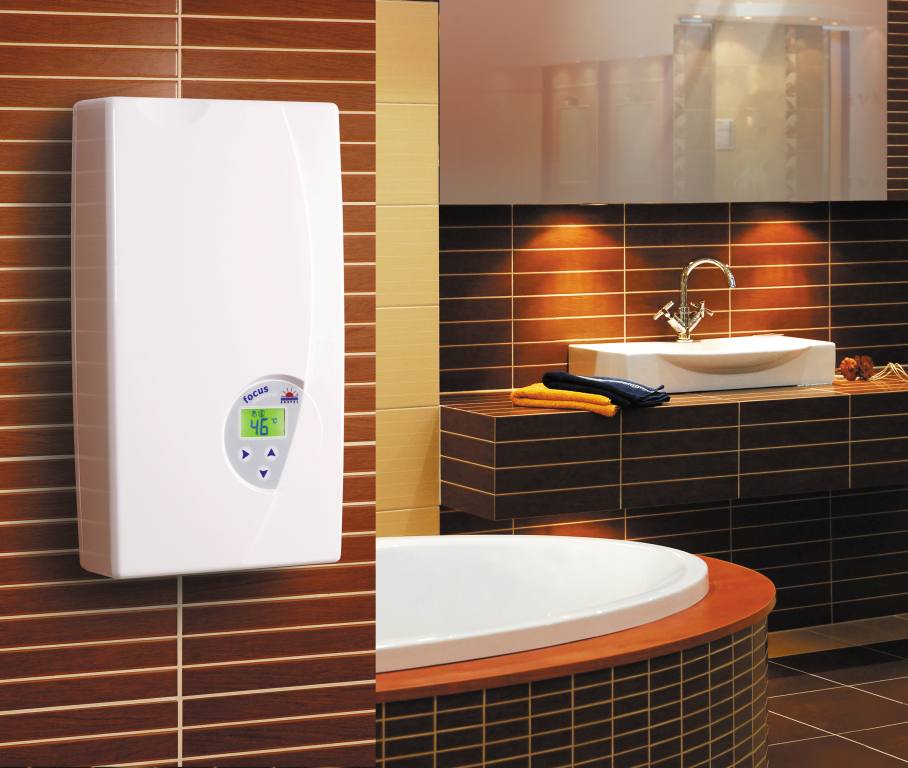 Electronic instantaneous water heater
