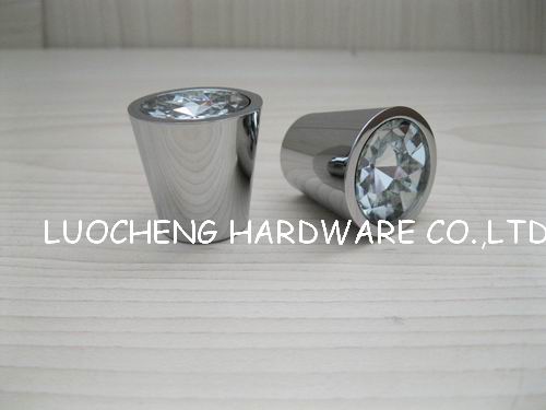 CLEAR CUT CRYSTAL KNOB WITH ZINC BASE FOR DRAWERS AND SMALL CABINET