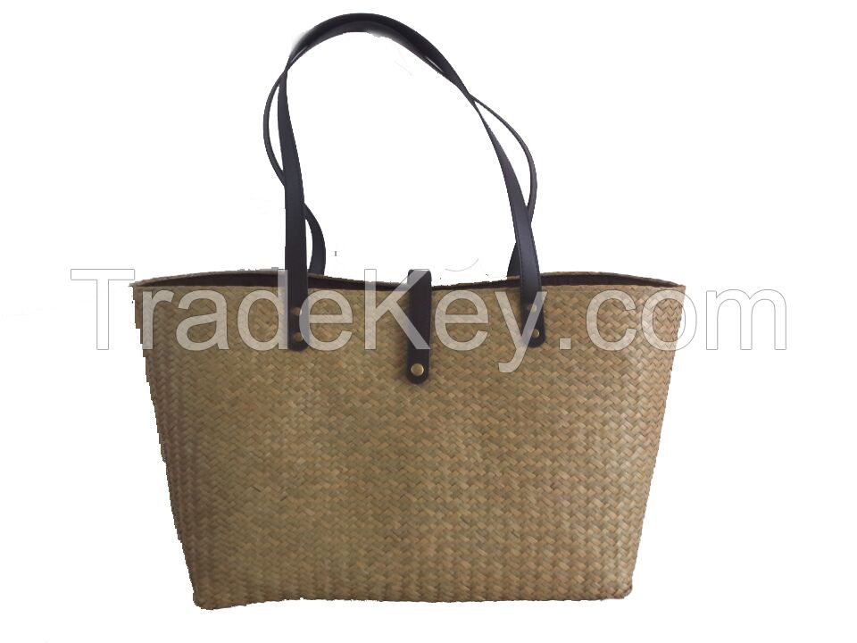 Straw plaited tote bag
