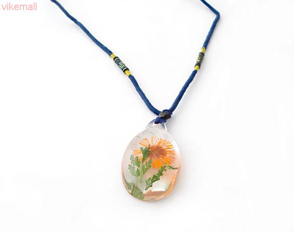 Dried flower embossed Necklace
