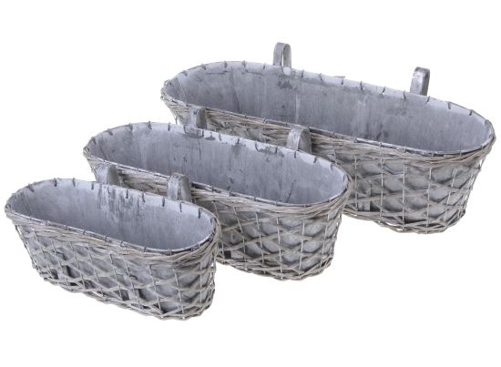 Willow basket with plastic lining