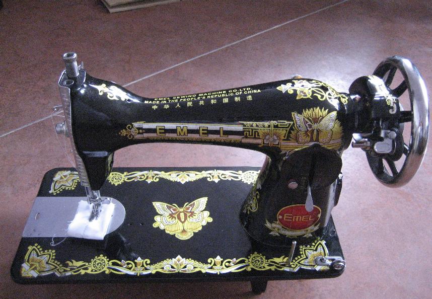 HOUSEHOLD SEWING MACHINE