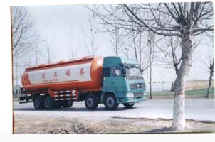 Oil tanker trailer