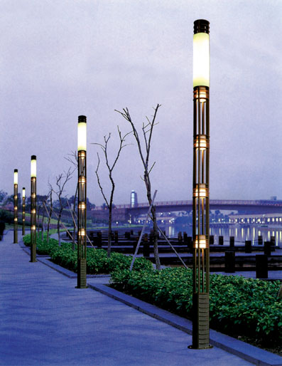 Scenic street lamp