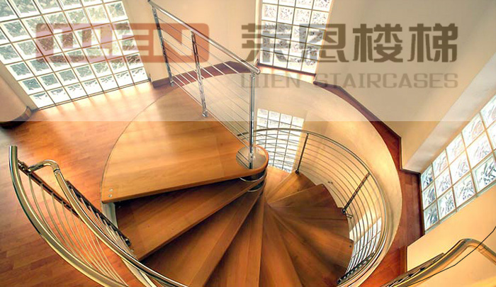 Costume Gamia Oak Wooden Stairs, Colino Straight Stairs