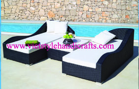 Poly rattan daybed