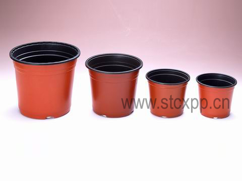 plastic flower pots