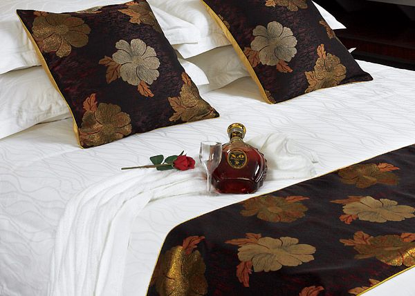 Luxury hotel bed sets