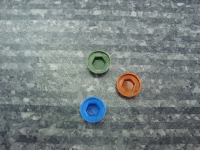 Plastic cap for self drilling screw