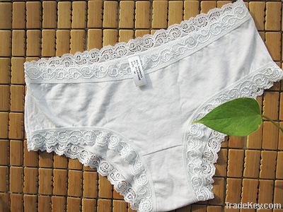 Pretty Lace Bamboo Hipster for Girls