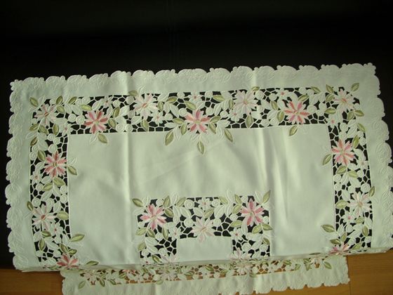 embroidery table cloths (tablecloth)