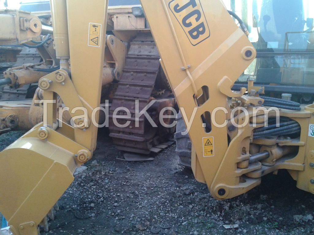 used JCB 3CX backhoe with bucket