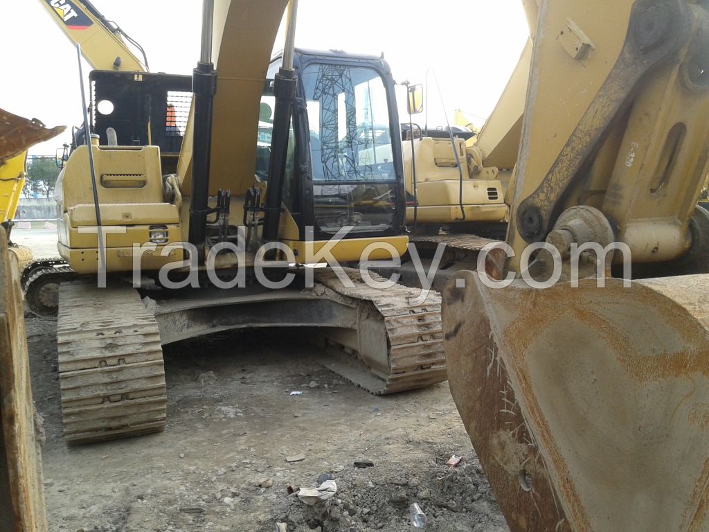 used caterpillar 320D excavator