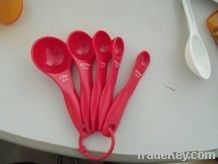 measuring cups and measuring spoons