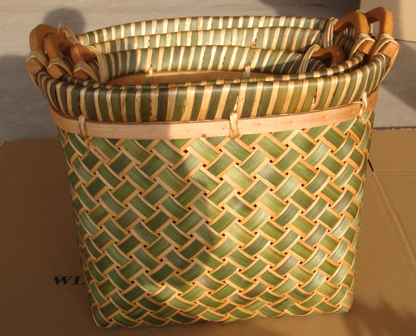 Split wood basket