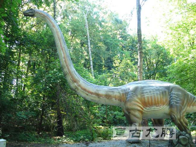 outdoor playground animatronic dinosaur