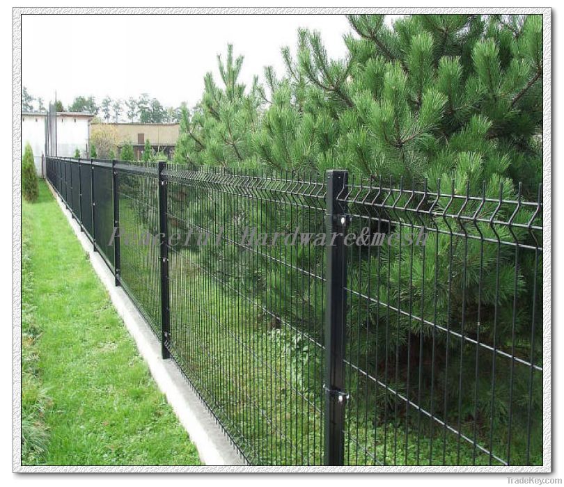 wire mesh fence