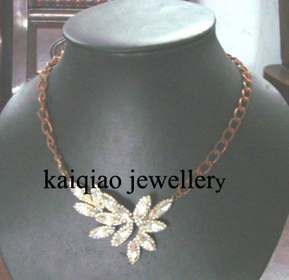womens necklaces fashion  long necklaces  crystal pendant necklaces