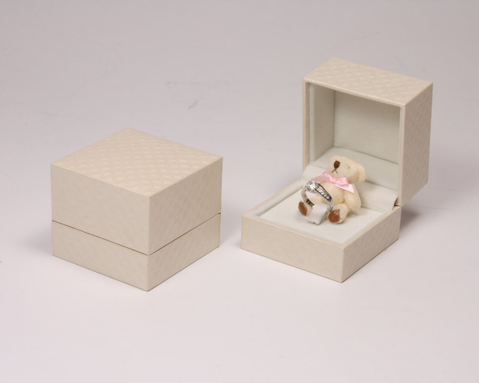 Jewelry box/ Jewelry displays/ Cotton Filled box