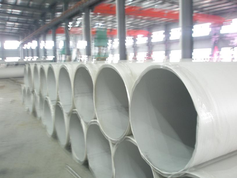 Large diameter stainless steel pipe