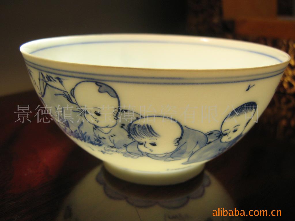 8cm blue and white thin China bowl, with a mouth diameter of 8cm