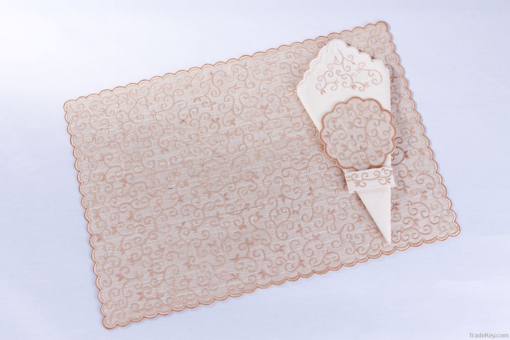 Placemat scroll sinamay