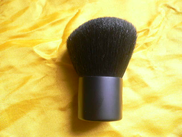 cosmetic brush