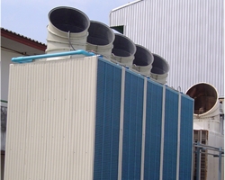 Enclosed type cooling tower