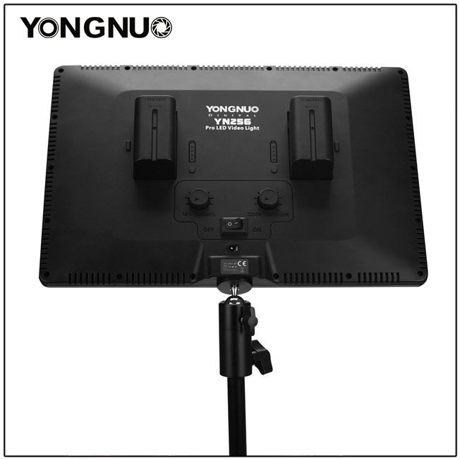 YONGNUO YN256  LED Video Light