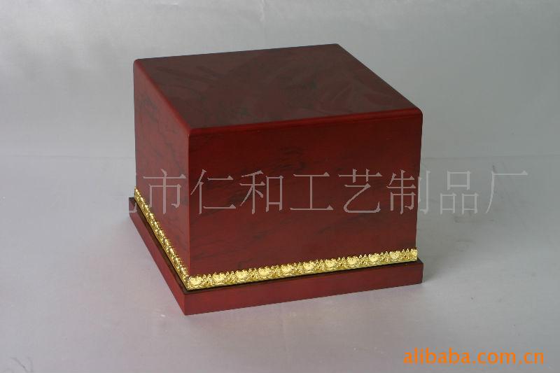 wooden jewelery boxes