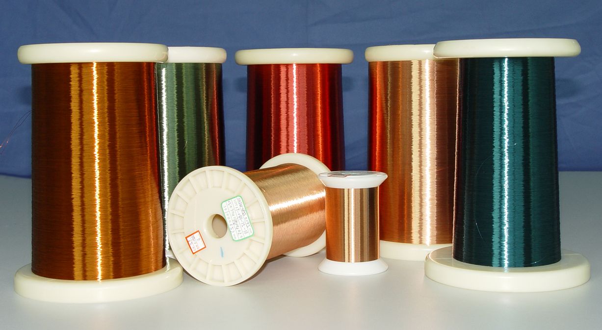 Enamelled copper round wire with self bonding layer