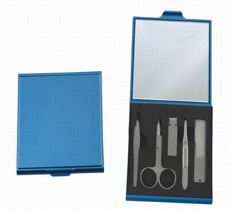 Manicure & Grooming Sets