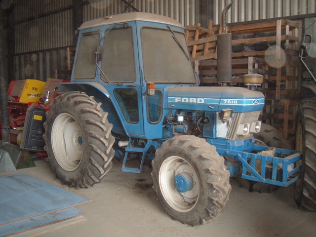 FORD TRACTOR 7610