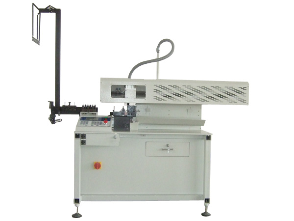 Automatic cutting &amp; stripping machine