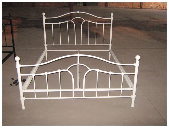 Metal double Bed