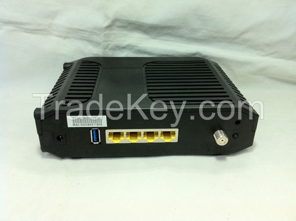 DPC3825 8x4 DOCSIS 3.0 Wireless Residential Gateway / Modem &amp; Router