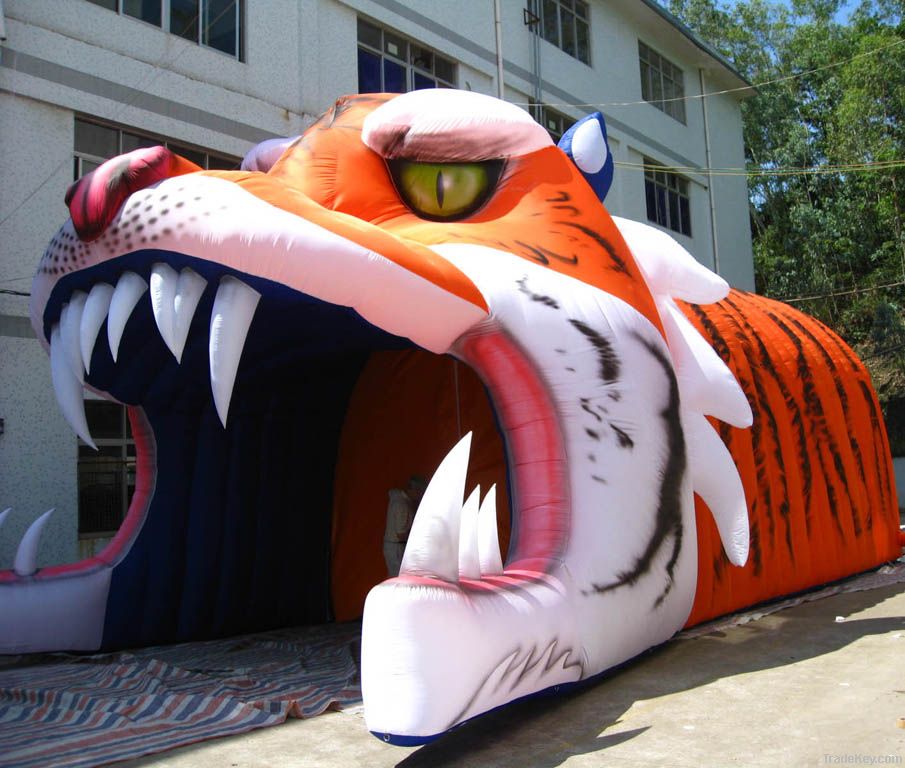 Inflatable Helmet Tunnel