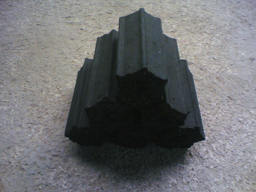 Coconut shell charcoal briquette