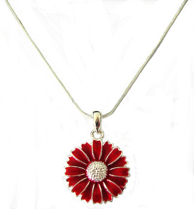 marguerite necklace