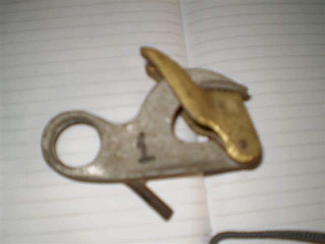 Toggle clips for leather industry