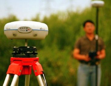X90 GPS reciever, RTK land surveying equipment