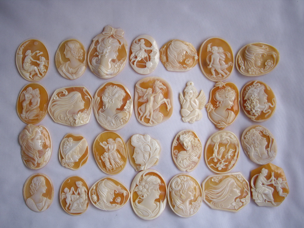 loose hand carve shell cameo