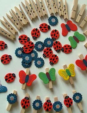 WOODEN MINI PEGS COLOR AND NATURAL